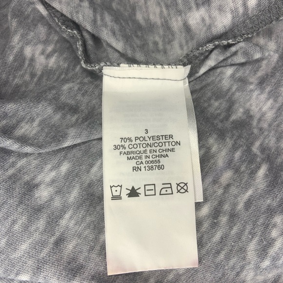 3/20$ Women’s size “3” Gray “heather” short T-shirt. - Picture 3 of 5